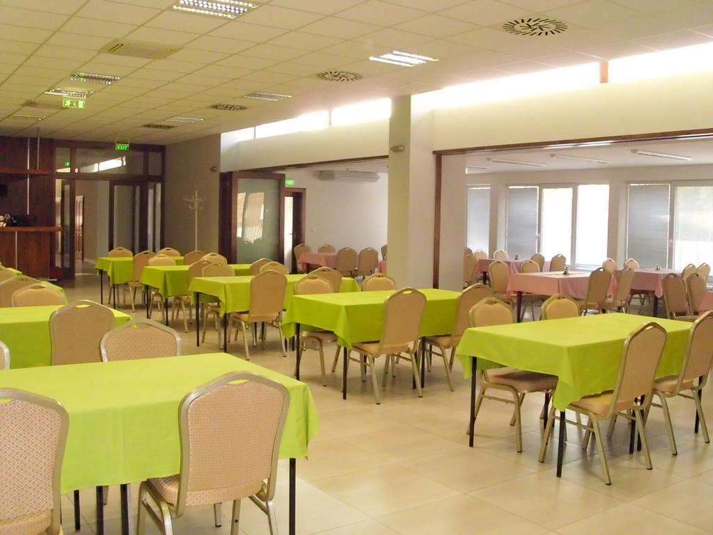 Guest House Mladosť Prešov Extérieur photo