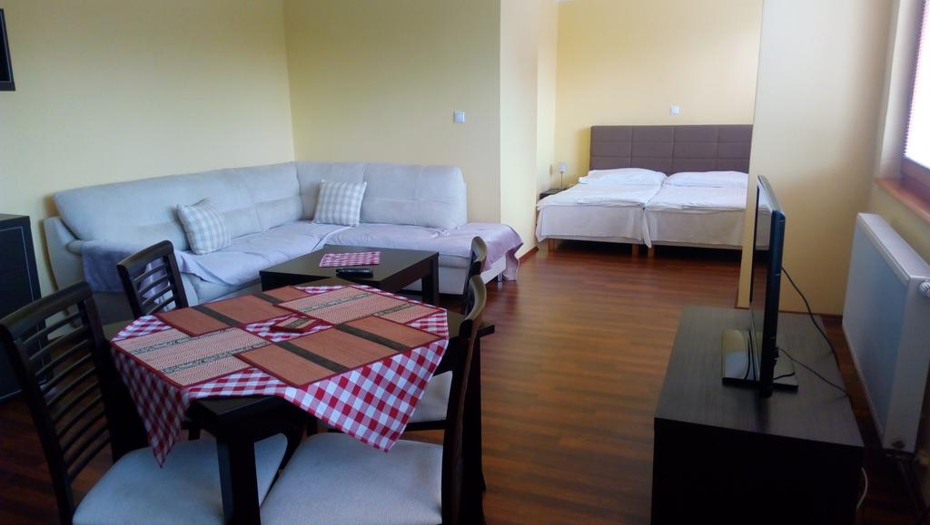 Guest House Mladosť Prešov Extérieur photo
